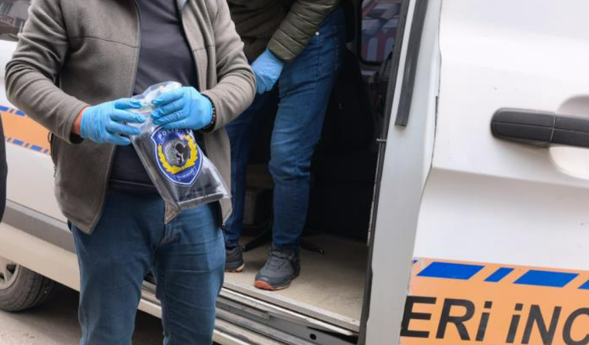 Polisi görünce kaçtı… Üzerinden tabanca çıktı