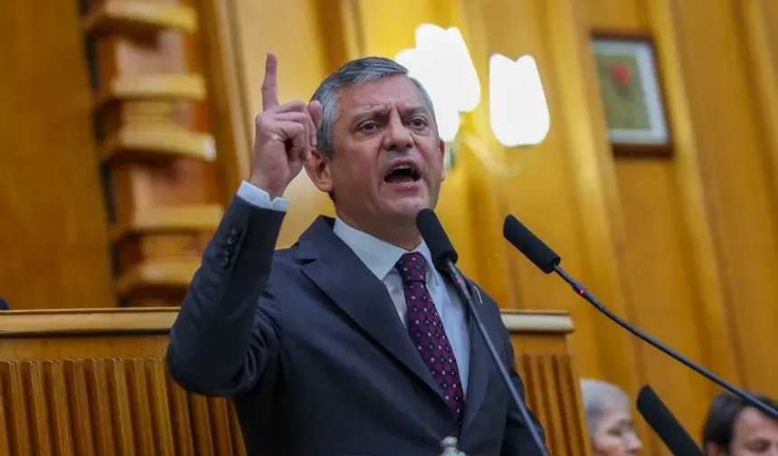 Özgür Özel'den "Yeni Parti" İddialarına Net Yanıt! "CHP'yi Bırakıp Gitmiyoruz"