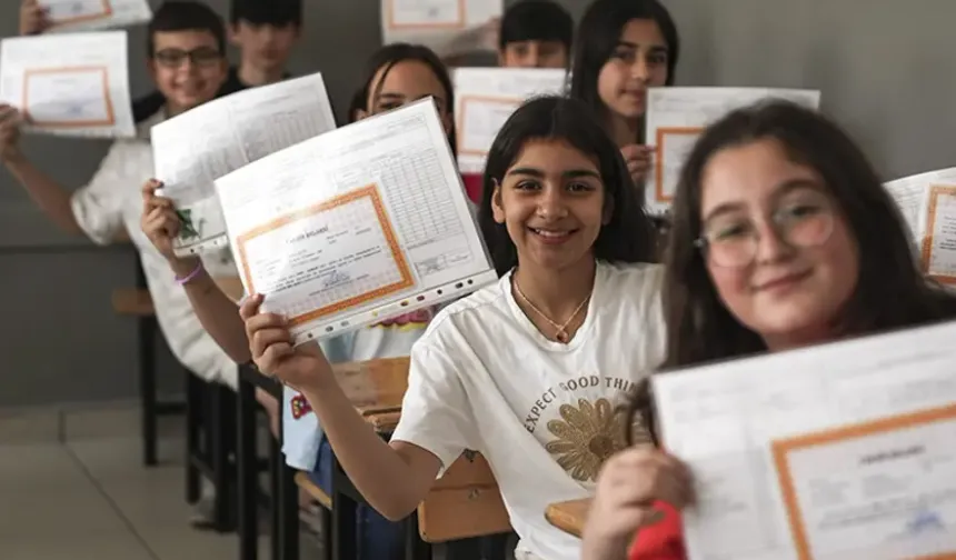 Karneler İçin Son Düzlük! Okullar Ne Zaman Kapanacak?