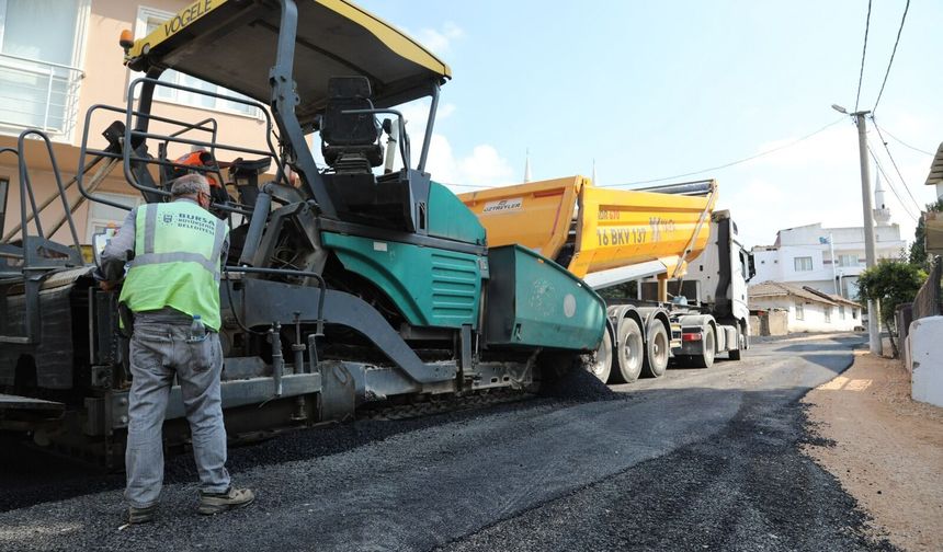 Karacabey Yenikaraağaç'ta yol yenileme çalışması tamamlandı