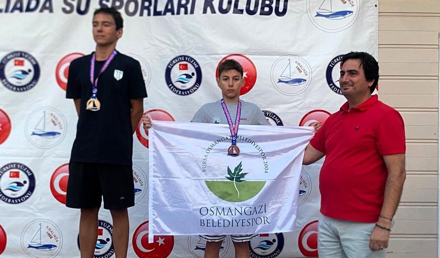 Osmangazi Belediyesporlu yüzücüler Prens Adaları'ndan madalyalarla döndü