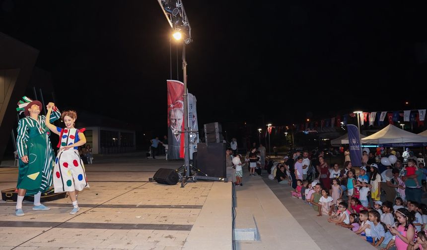 Büyükşehir 'iki bavul dolusu' perdeyi Mustafakemalpaşa'da açtı