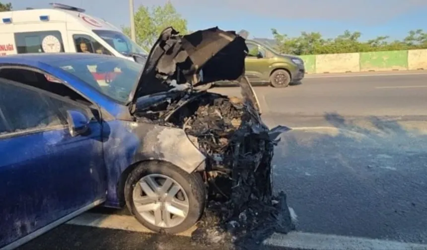 Mudanya yolunda seyir halindeki otomobil kül oldu
