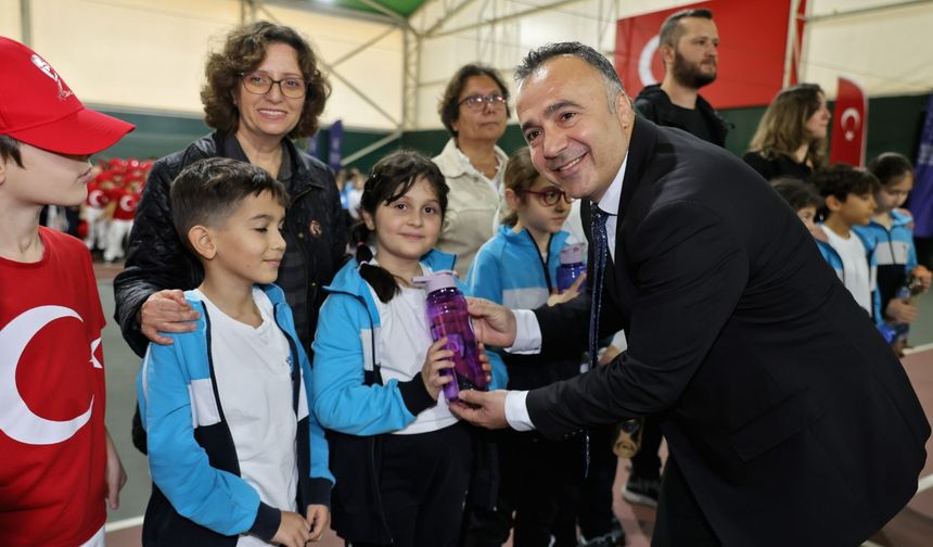 Bursa’da geleceğin tenisçileri yetişecek: 600 öğrencilik proje başladı