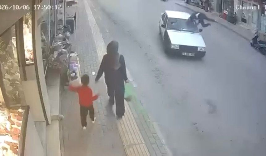Bursa’da feci kaza! Tofaş otomobil yayaya çarptı