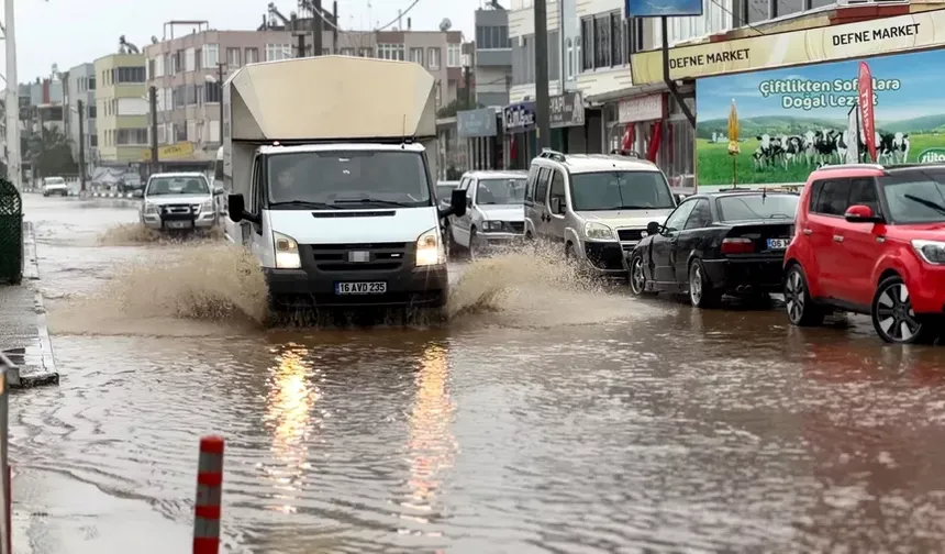Bursa’da sağanak sonrası ilginç görüntü
