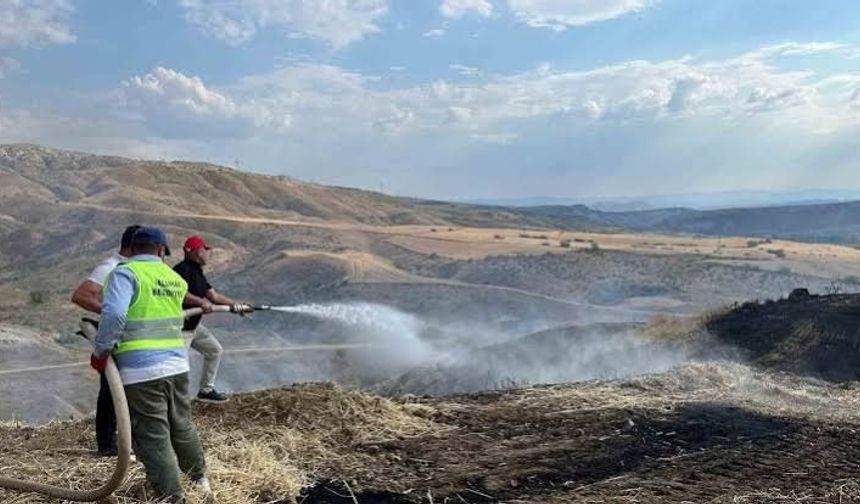 Bursa’da alevleri gören vatandaşlar itfaiyeye koştu