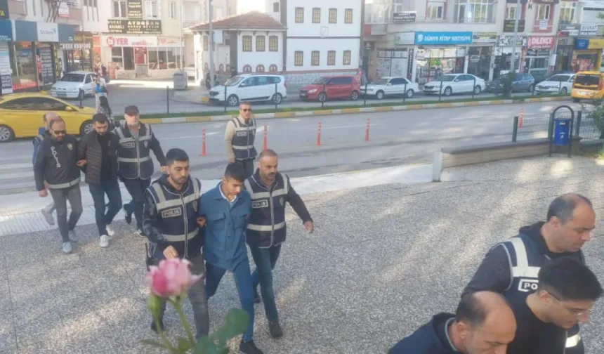 Bursa dahil 15 ilde dolandırıcılık operasyonu! 244 şüpheli gözaltında