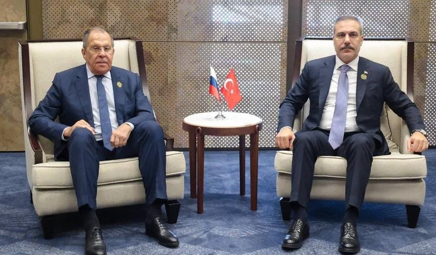 Hakan Fidan, Rus mevkidaşı Lavrov ile Bakü’de görüştü